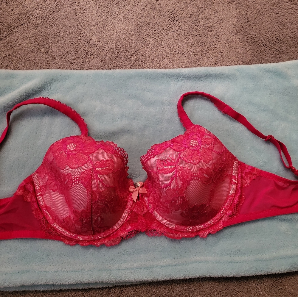 34DD bra